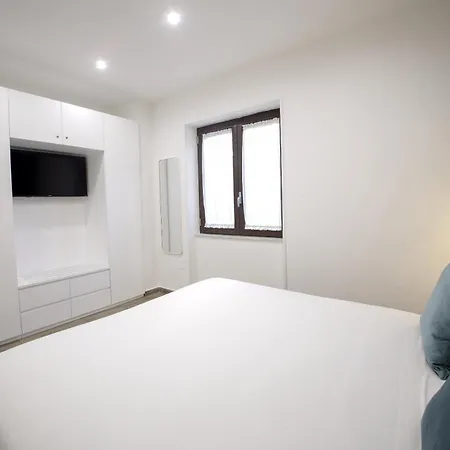 Napoliseason * Nápoles